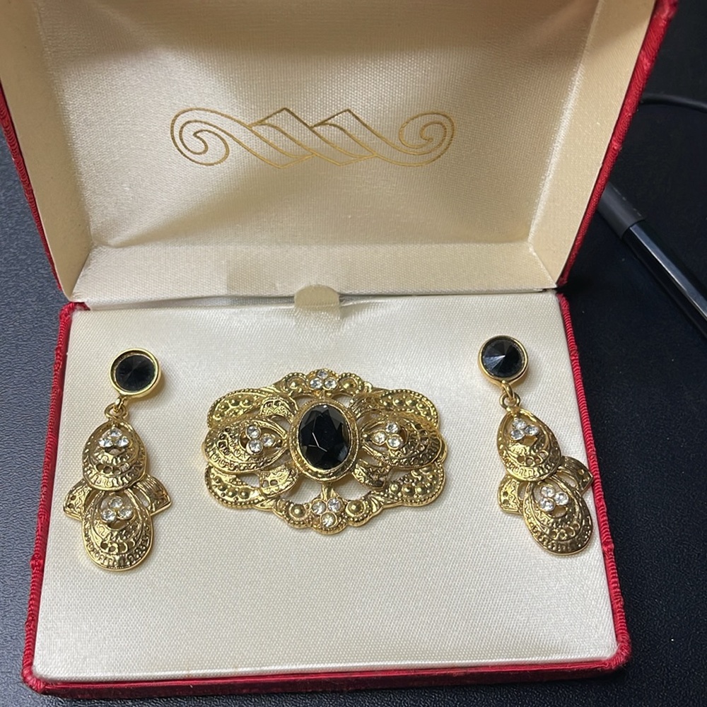 Gold Tone Avante Brooch Pin & Pendant